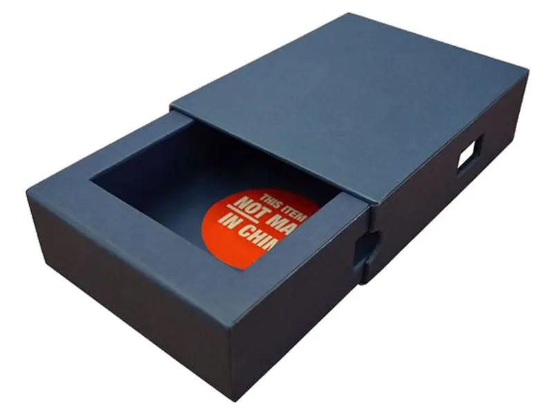 https://www.emenacpackaging.com/wp-content/uploads/2021/12/Sleeve-Die-Cut-Black-Rigid-Gift-Boxes-4.webp